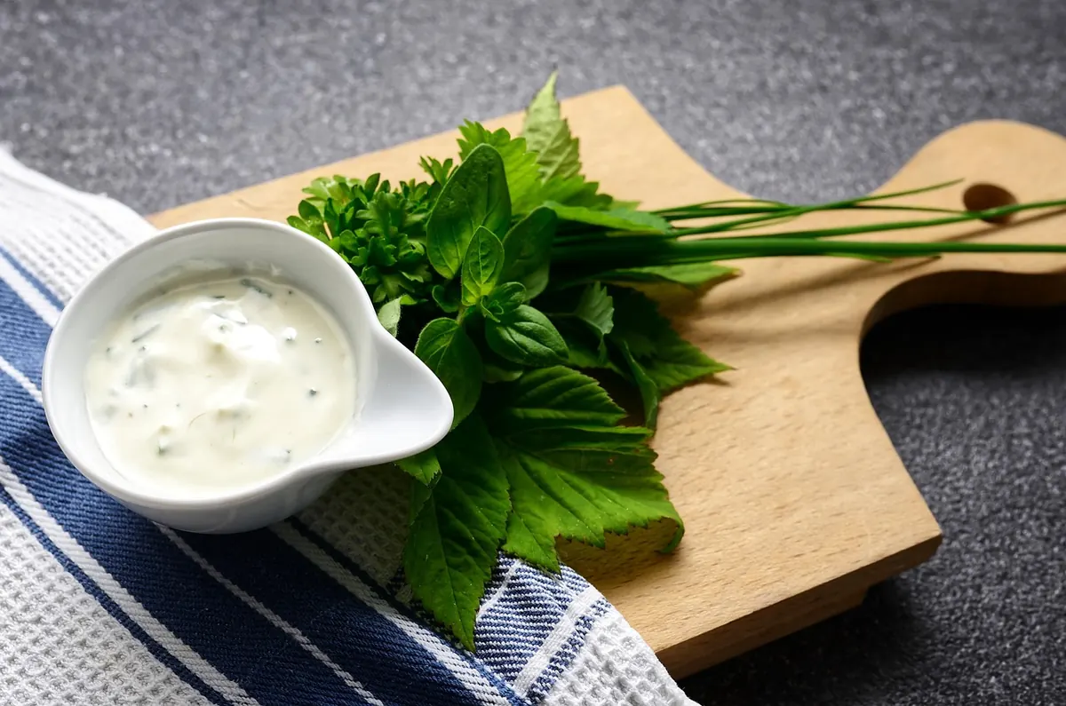Crème Anglaise vs. Pastry Cream: Key Differences and When to Use Each
